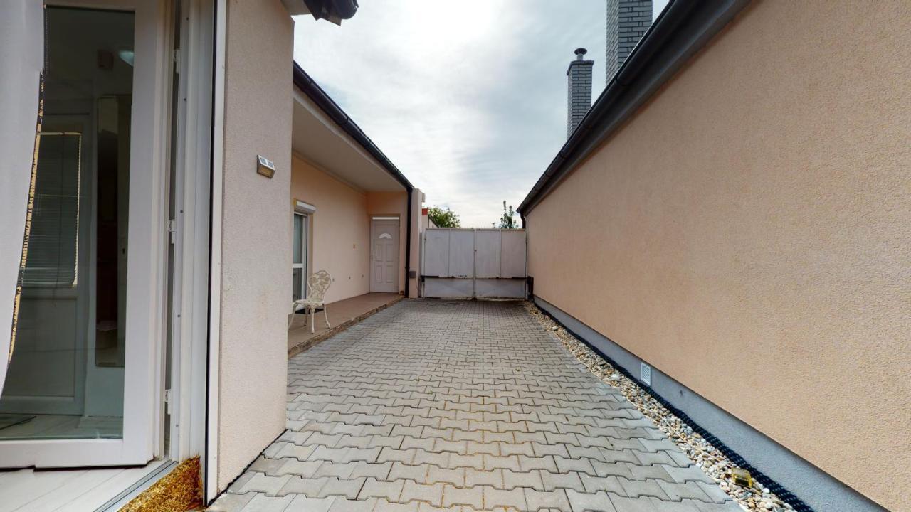 Alia House With Garden In Piestany Villa Kültér fotó