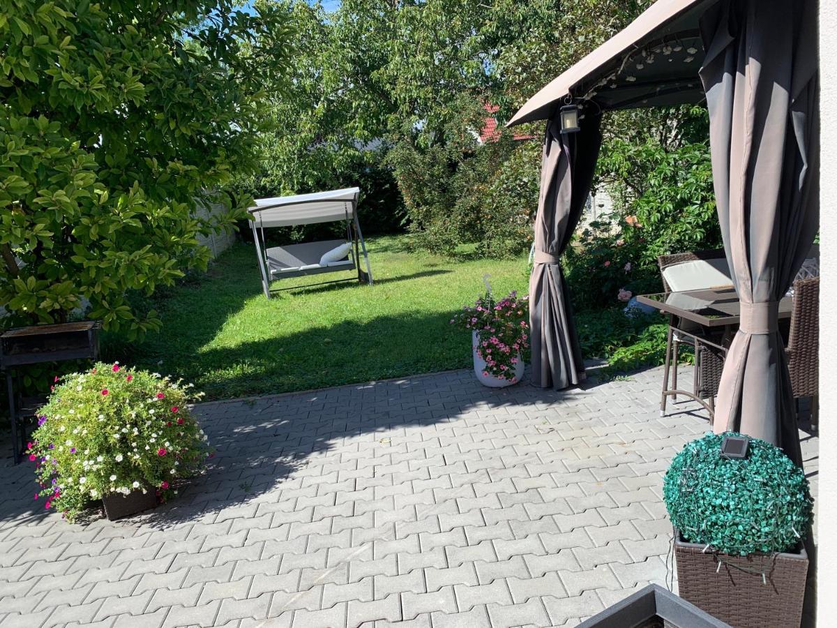Alia House With Garden In Piestany Villa Kültér fotó
