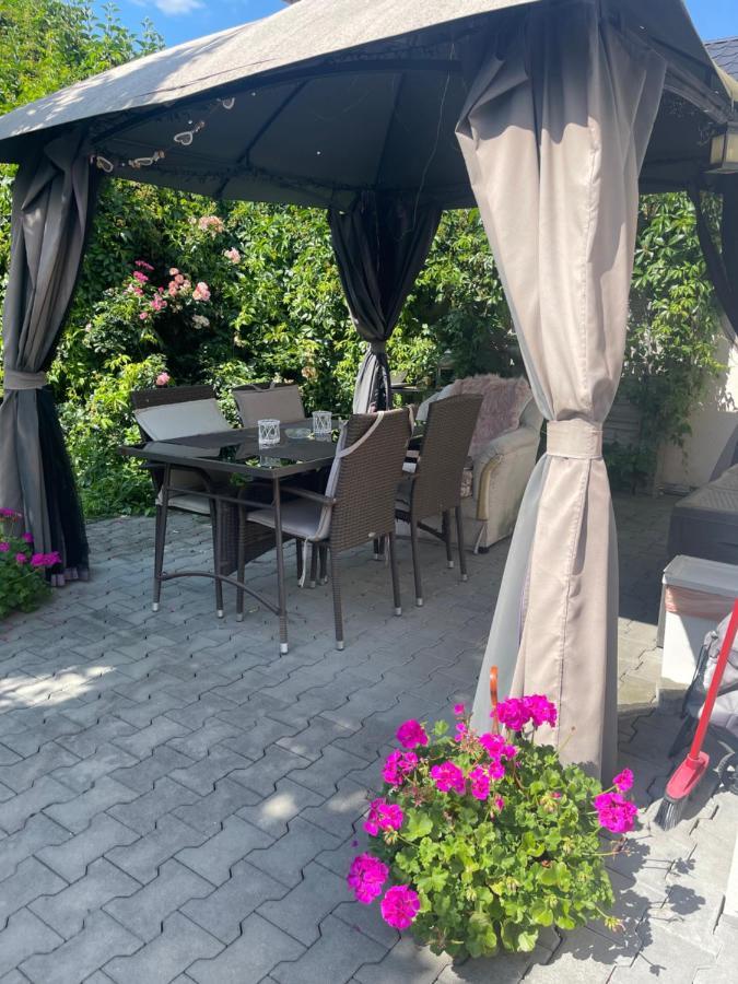 Alia House With Garden In Piestany Villa Kültér fotó